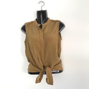 Banana Republic Sleeveless Silk Button Up Safari Blouse Office Career Luxury